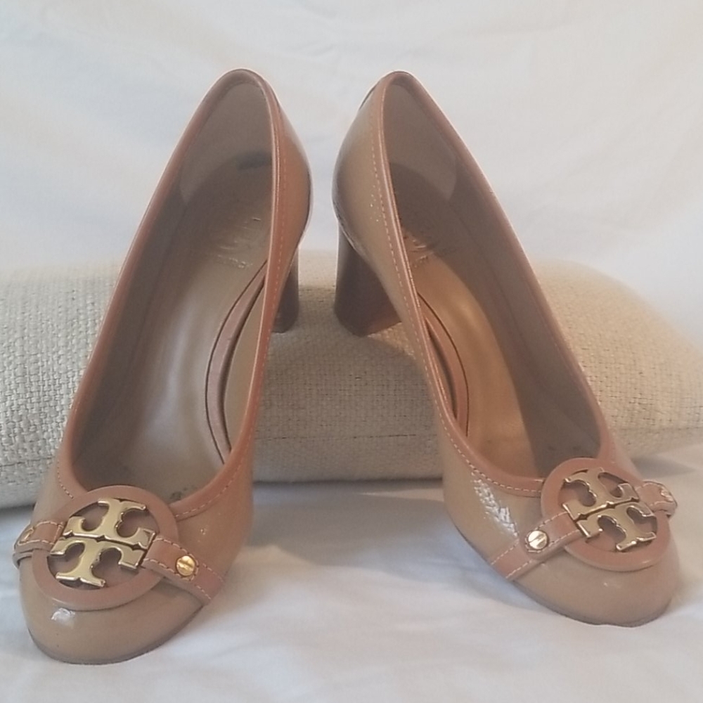 Tory Burch Classic Patent Beige Pump 7m